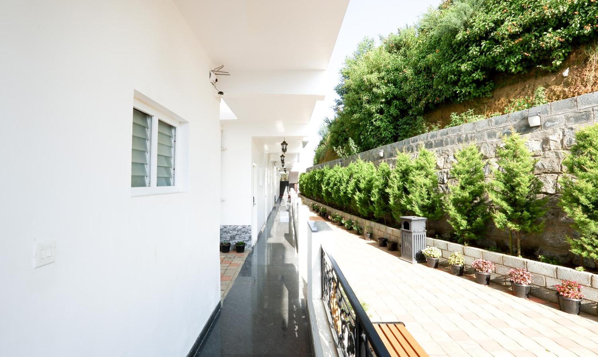 Treebo Skydale Inn & Suites With Mountain View Ooty Εξωτερικό φωτογραφία